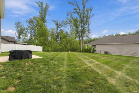 1781 Muruntau Grove Fort Wayne IN 46845