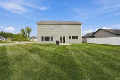 1781 Muruntau Grove Fort Wayne IN 46845