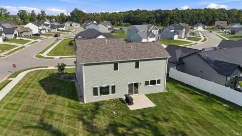 1781 Muruntau Grove Fort Wayne IN 46845