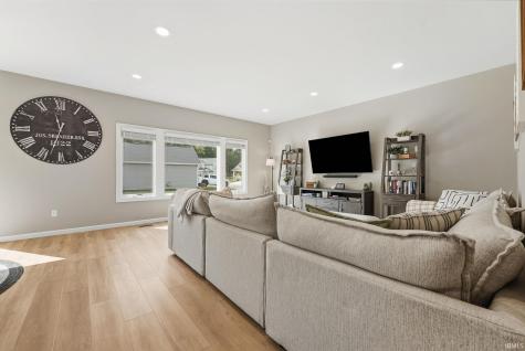 1781 Muruntau Grove Fort Wayne IN 46845
