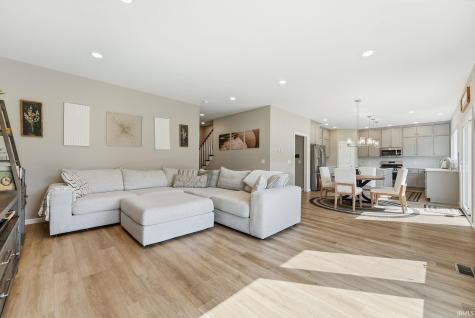 1781 Muruntau Grove Fort Wayne IN 46845