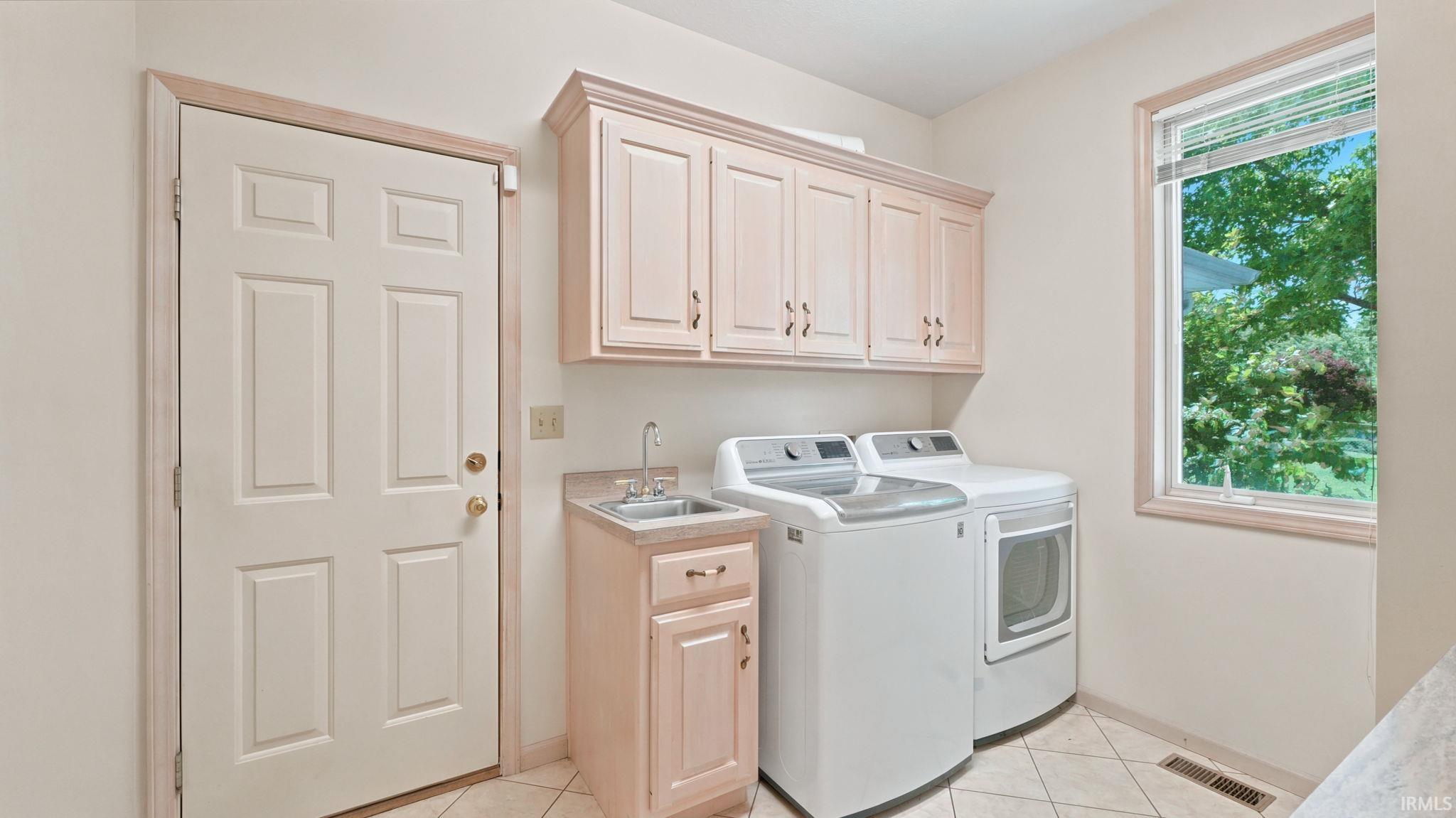 1817 Deer Trail Warsaw IN 46580