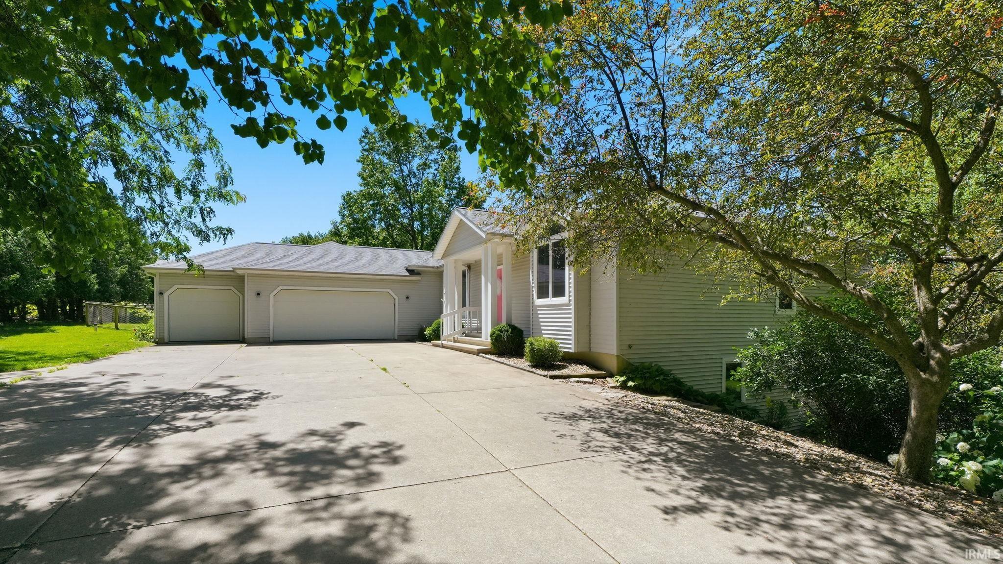 1817 Deer Trail Warsaw IN 46580