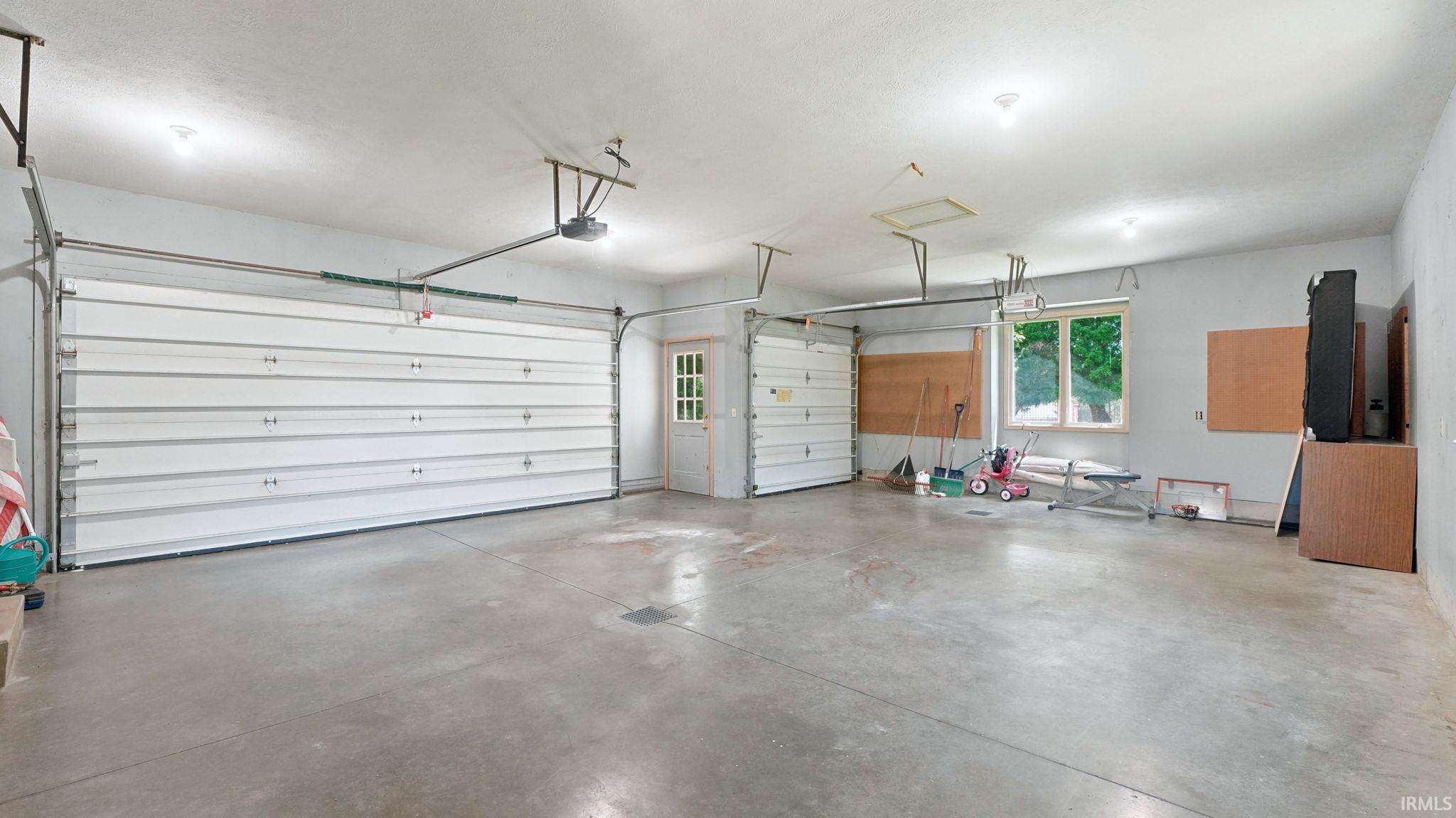 1817 Deer Trail Warsaw IN 46580