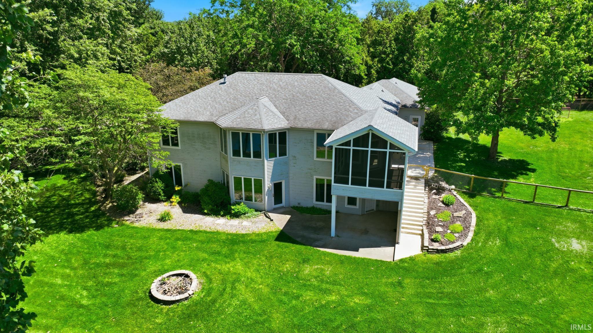 1817 Deer Trail Warsaw IN 46580