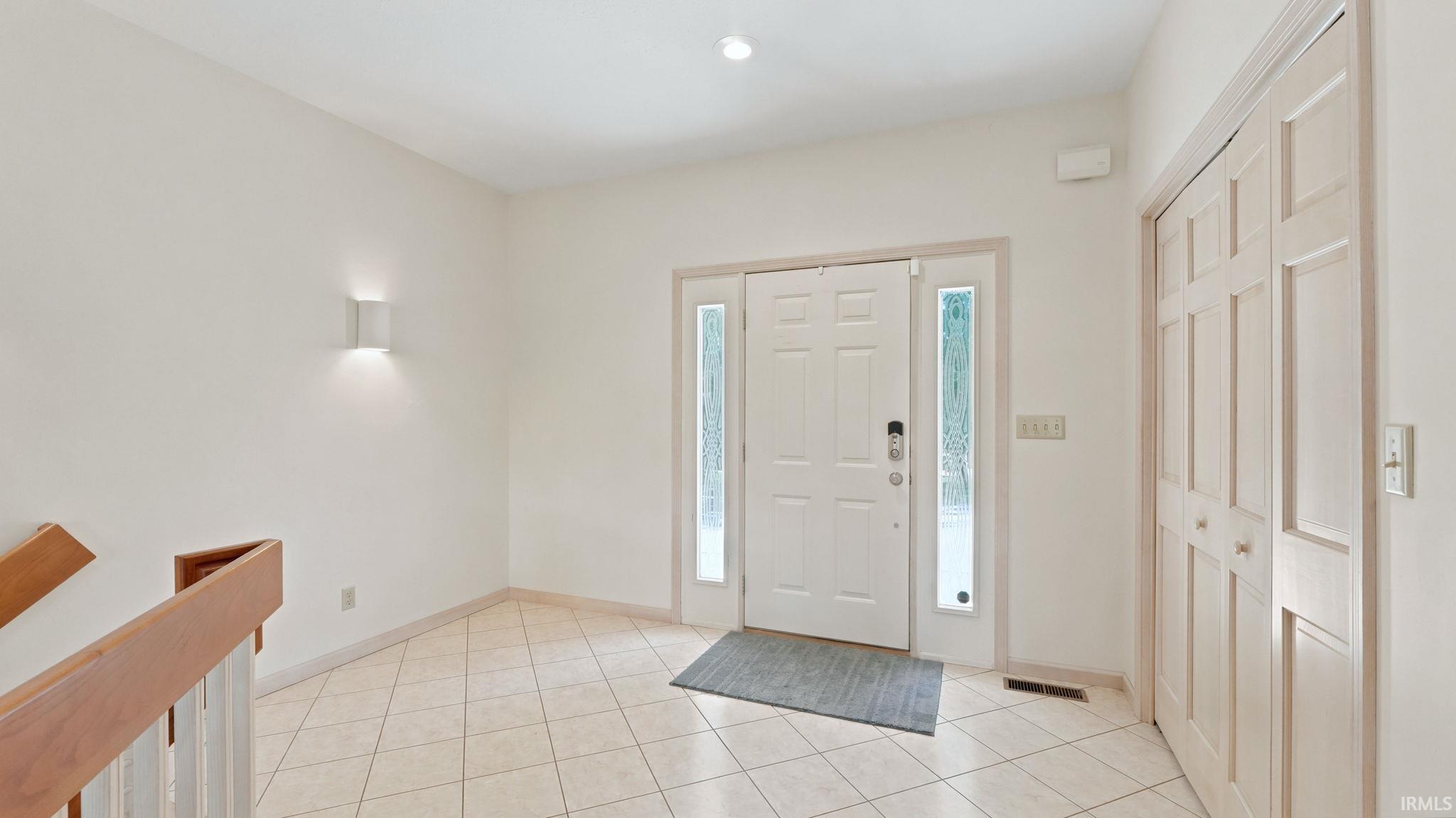 1817 Deer Trail Warsaw IN 46580