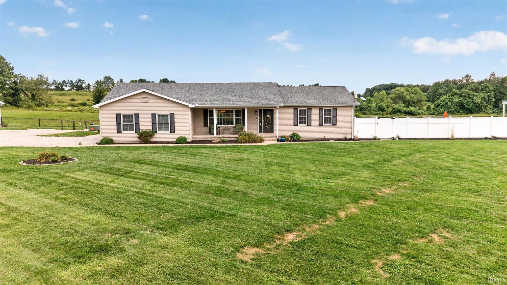 2108 E Antioch Road Bloomfield IN 47424