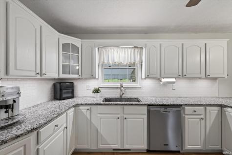 2108 E Antioch Road Bloomfield IN 47424