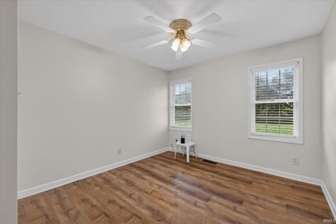 2108 E Antioch Road Bloomfield IN 47424