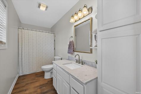 2108 E Antioch Road Bloomfield IN 47424