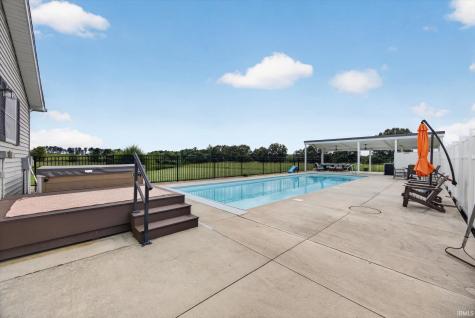 2108 E Antioch Road Bloomfield IN 47424