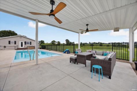 2108 E Antioch Road Bloomfield IN 47424