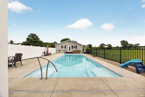2108 E Antioch Road Bloomfield IN 47424