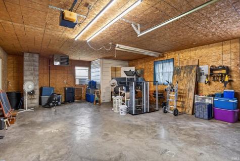 2108 E Antioch Road Bloomfield IN 47424