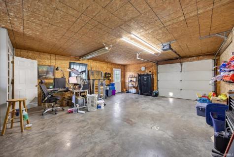 2108 E Antioch Road Bloomfield IN 47424