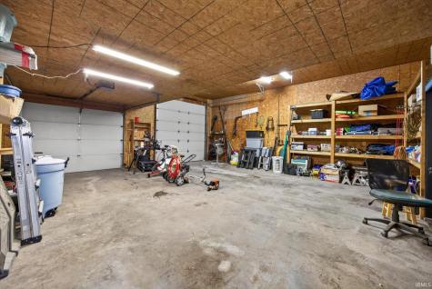 2108 E Antioch Road Bloomfield IN 47424