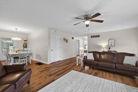 2108 E Antioch Road Bloomfield IN 47424