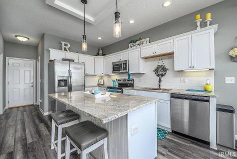 1586 Lavante Cove Fort Wayne IN 46818