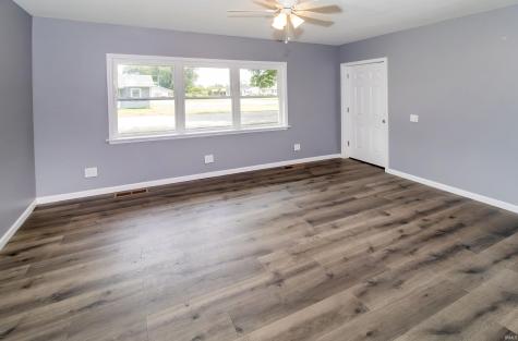 1137 E 2nd Street Mount Vernon IN 47620