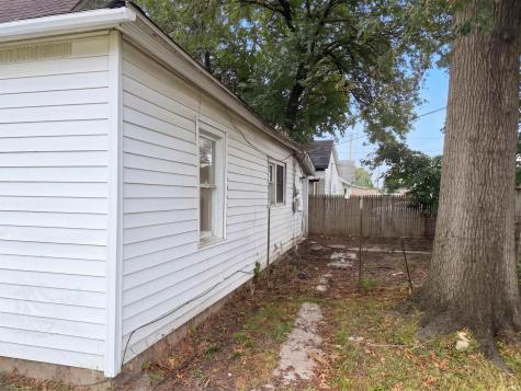 309 NE B Street Linton IN 47441