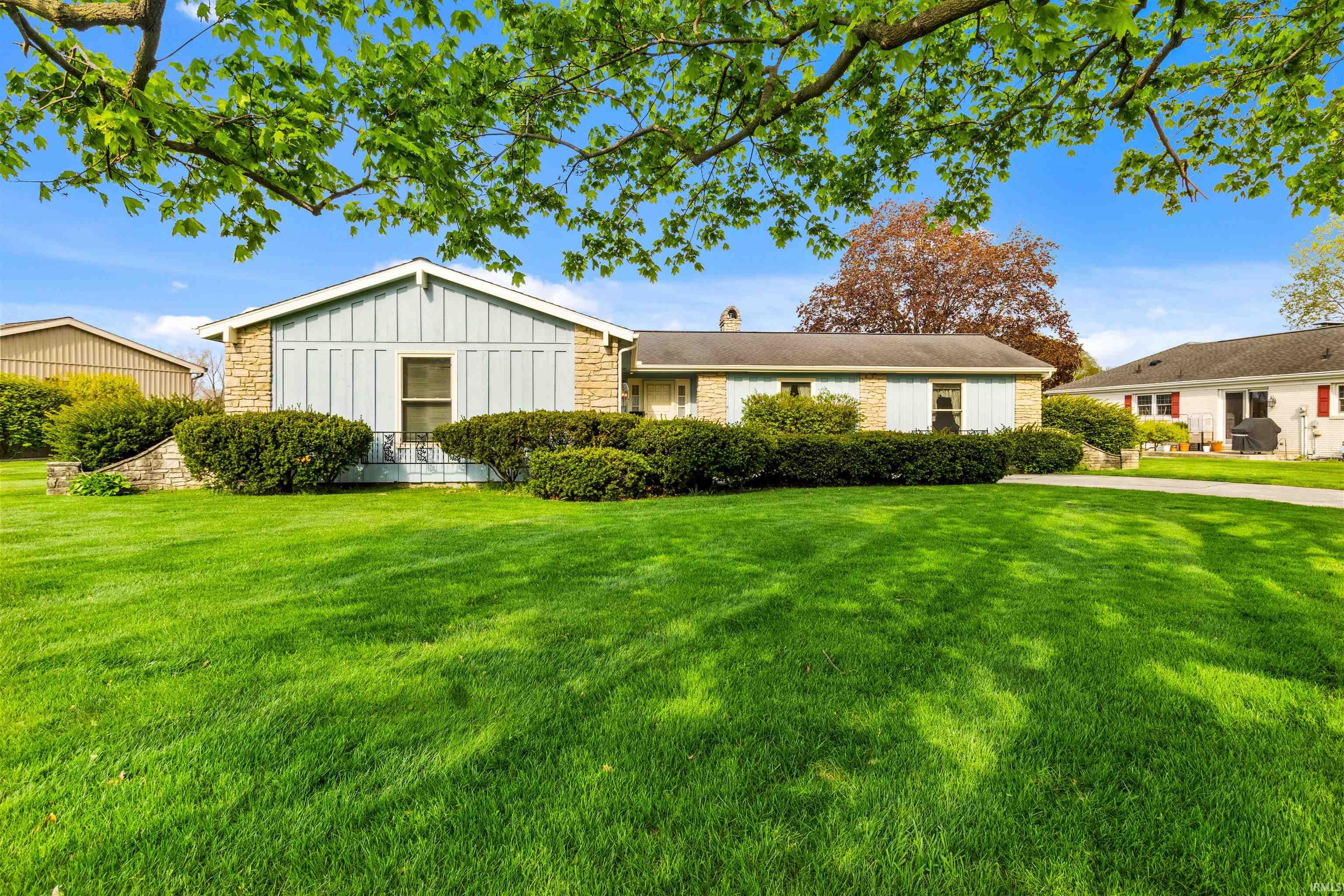 1604 East Lake Dr West Elkhart IN 46514