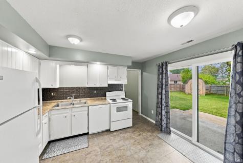 6916 Peartree Lane Fort Wayne IN 46825