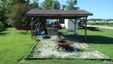 7472 N Pine Bluff Road Bicknell IN 47512