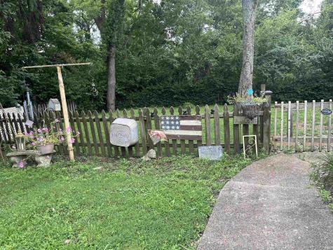 7472 N Pine Bluff Road Bicknell IN 47512