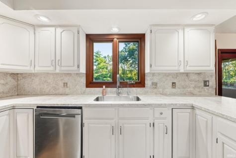 9517 Moorings Boulevard Indianapolis IN 46256