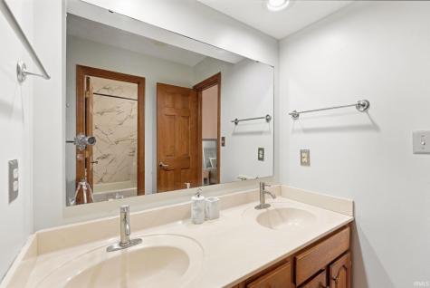 9517 Moorings Boulevard Indianapolis IN 46256