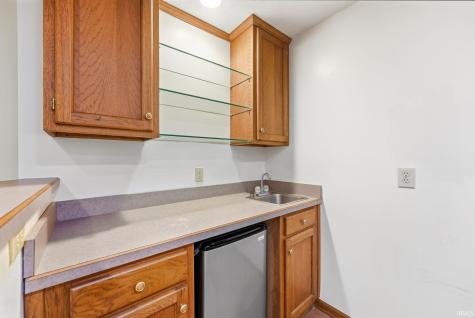 9517 Moorings Boulevard Indianapolis IN 46256