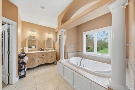 7705 Auburn Road Fort Wayne IN 46825