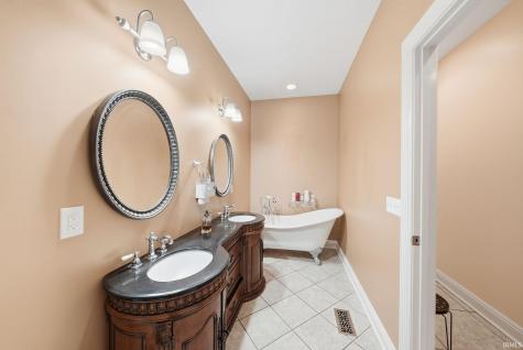 7705 Auburn Road Fort Wayne IN 46825