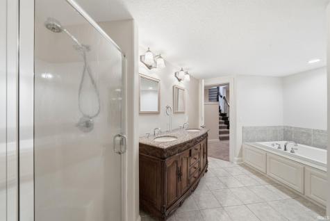 7705 Auburn Road Fort Wayne IN 46825