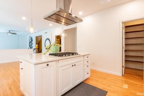 9982 S Saint Andrews Lane Bloomington IN 47401