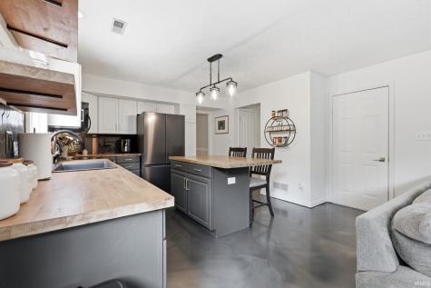 11370 Wilderness Trail Fishers IN 46038