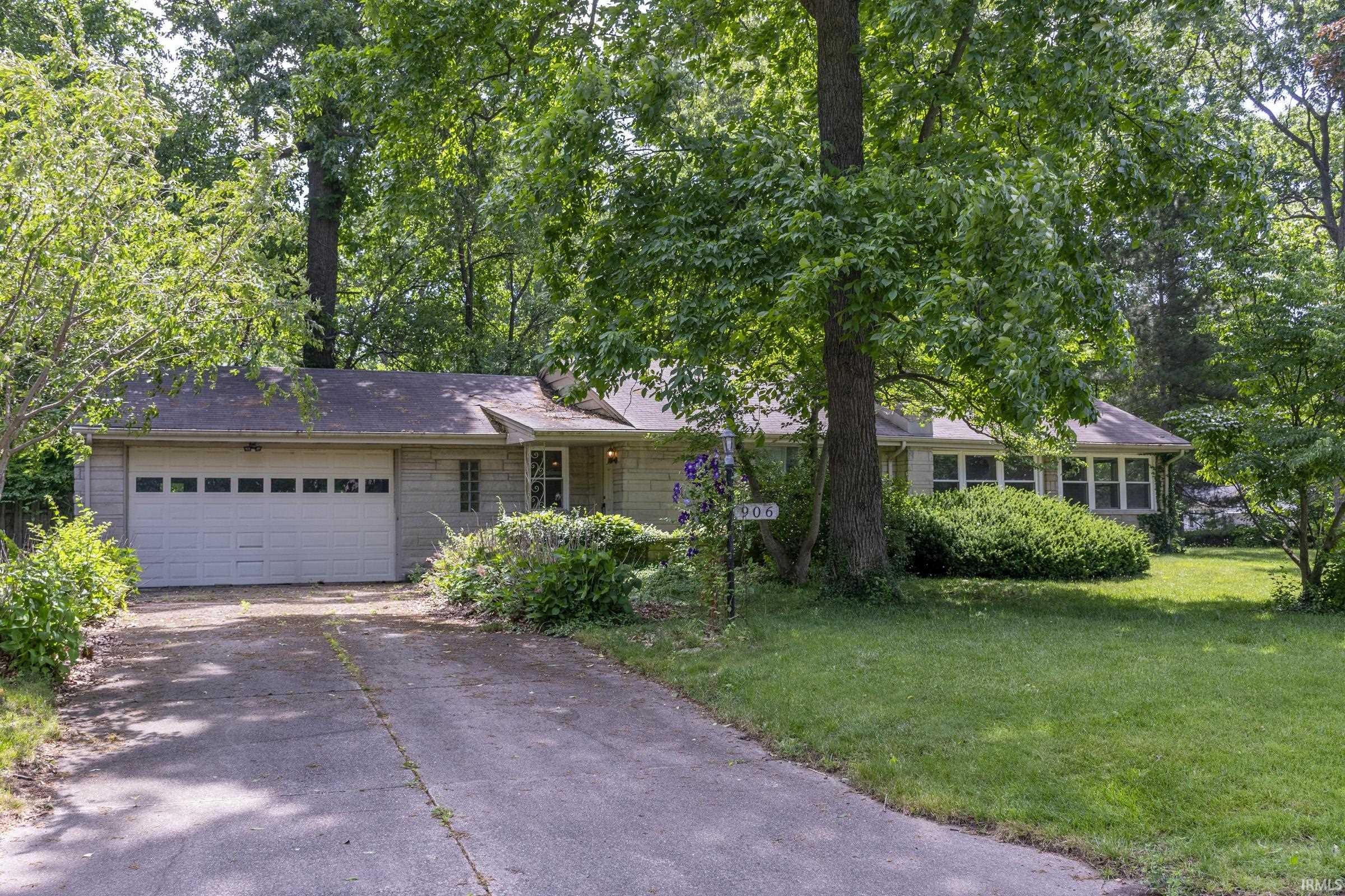 906 White Oak Drive South Bend IN 46617