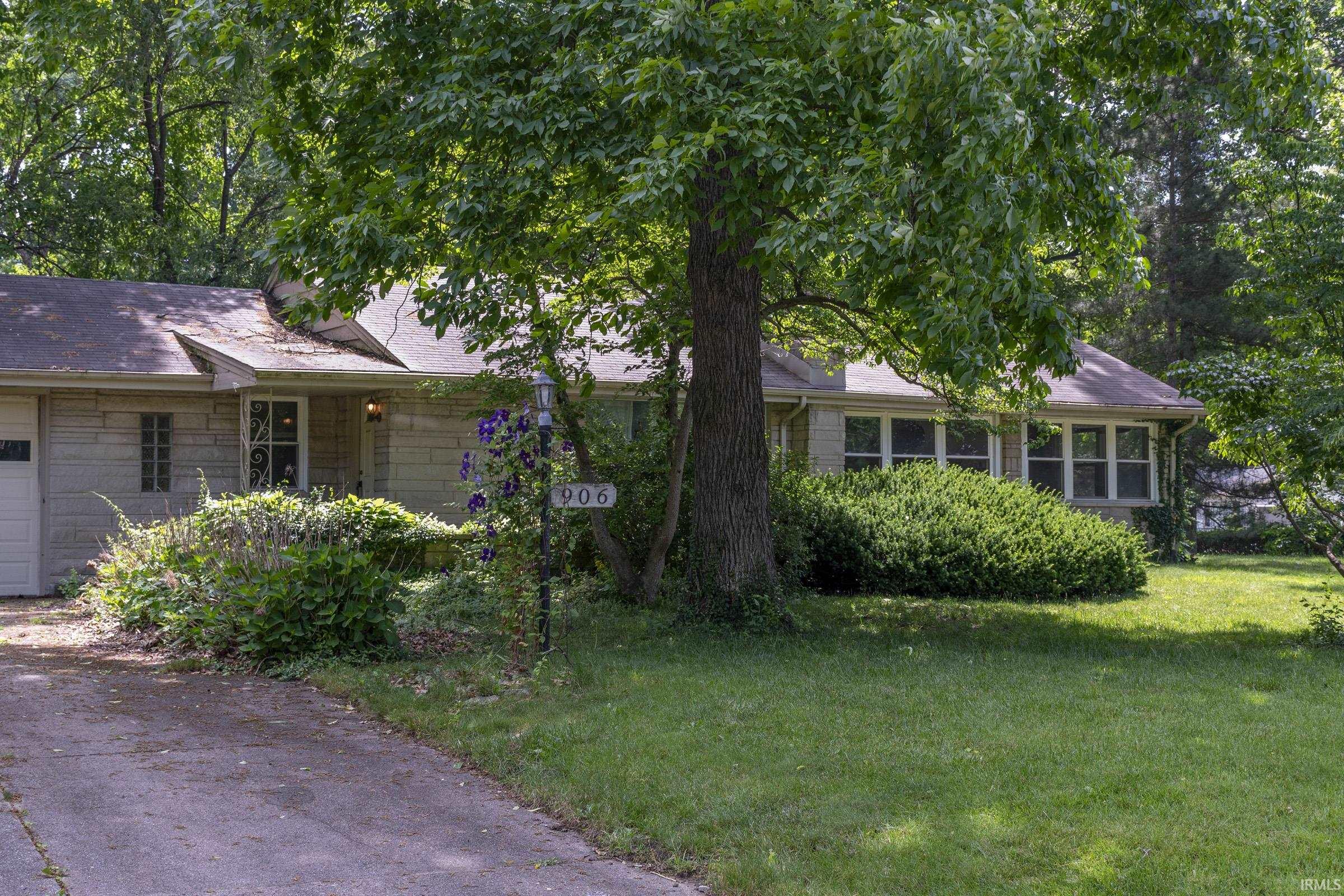 906 White Oak Drive South Bend IN 46617