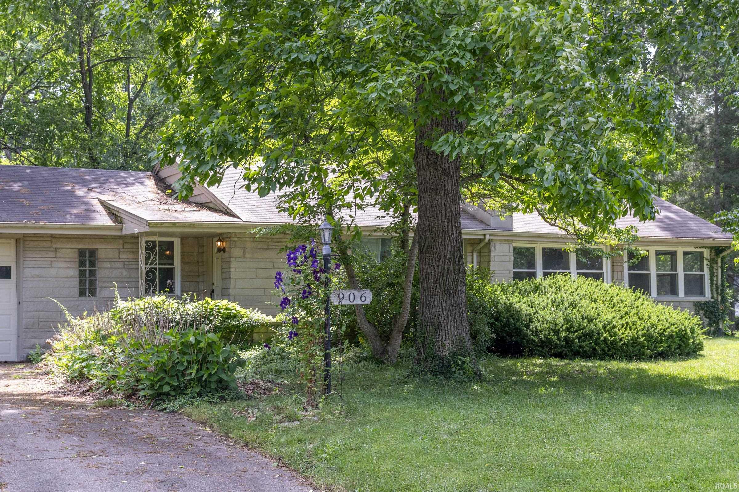 906 White Oak Drive South Bend IN 46617