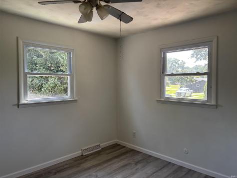 2 Pin Oak Drive Vincennes IN 47591