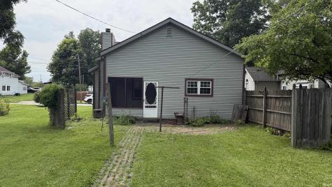 2414 S Vine Street Yorktown IN 47396