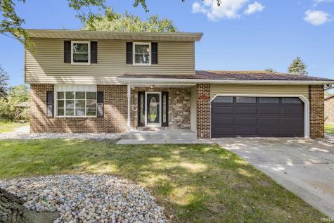 51723 E Gatehouse Drive South Bend IN 46637