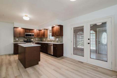 51723 E Gatehouse Drive South Bend IN 46637