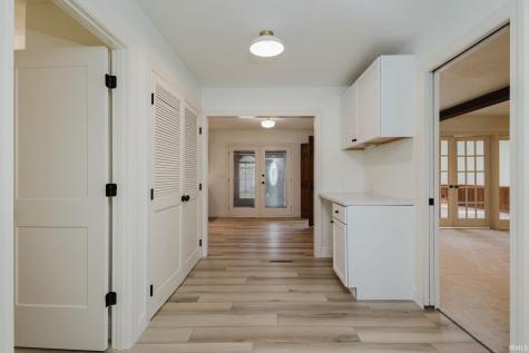 51723 E Gatehouse Drive South Bend IN 46637