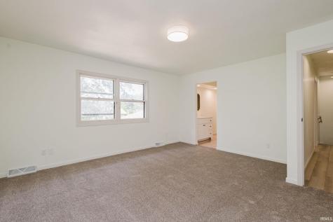 51723 E Gatehouse Drive South Bend IN 46637