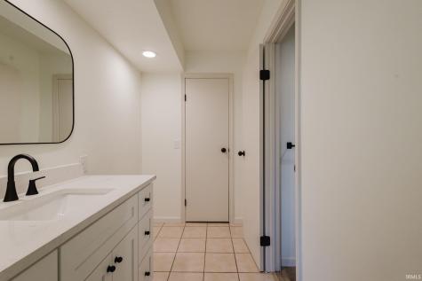 51723 E Gatehouse Drive South Bend IN 46637