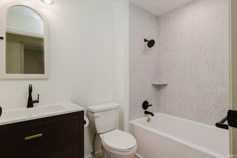 51723 E Gatehouse Drive South Bend IN 46637
