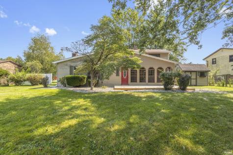 51723 E Gatehouse Drive South Bend IN 46637