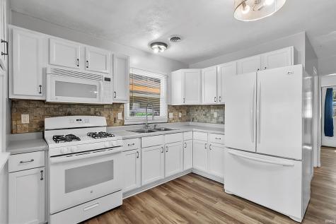 3387 E Stahl Road Monon IN 47959