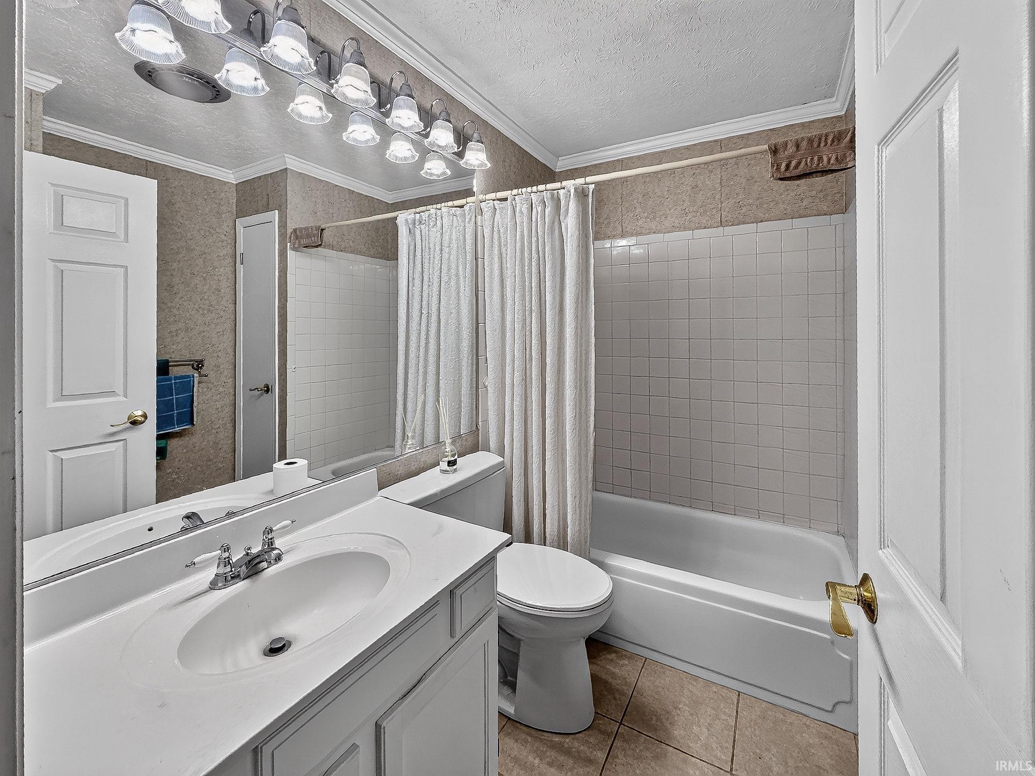 10140 Glen Lee Trail Granger IN 46530